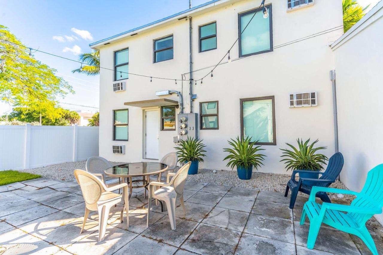 Renovated Apts With Kitchen, Fast Wifi, Smart Tv, Roku & Pool Onsite 4 Mi To Surfside Beach Apartment North Miami Luaran gambar