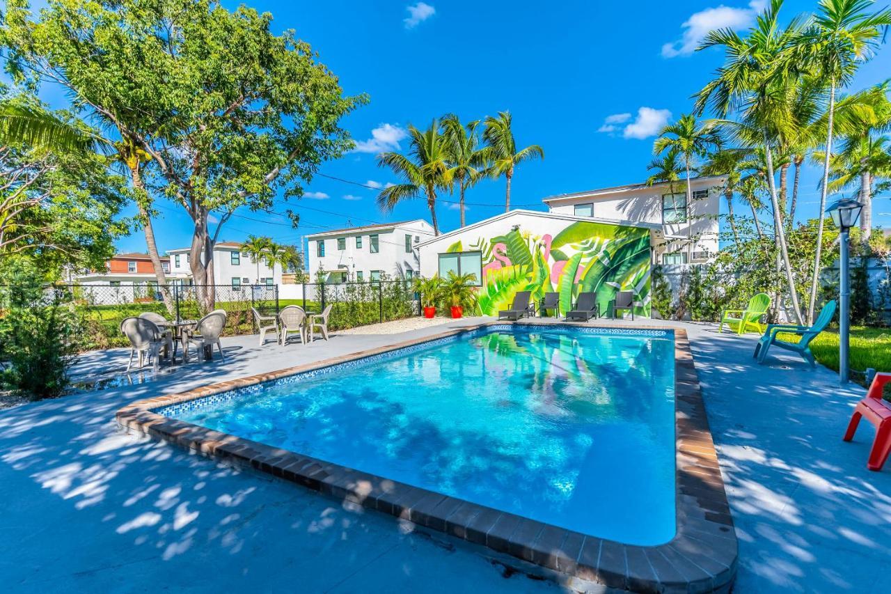 Renovated Apts With Kitchen, Fast Wifi, Smart Tv, Roku & Pool Onsite 4 Mi To Surfside Beach Apartment North Miami Luaran gambar