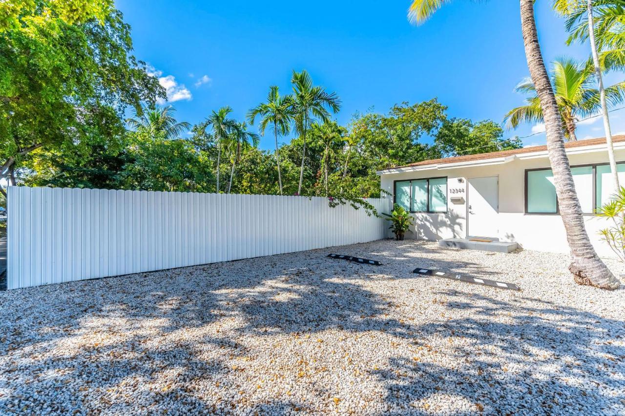 Renovated Apts With Kitchen, Fast Wifi, Smart Tv, Roku & Pool Onsite 4 Mi To Surfside Beach Apartment North Miami Luaran gambar